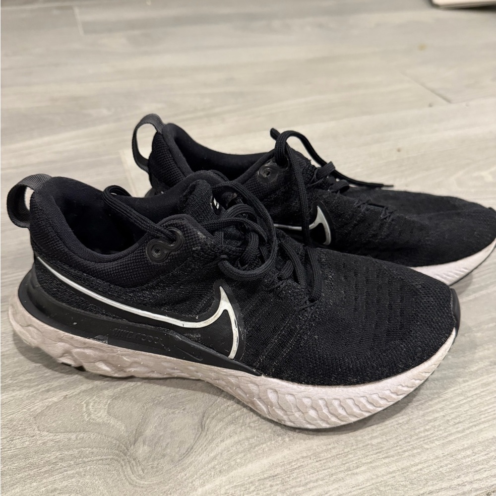 Nike Black and White Athletic Shoes